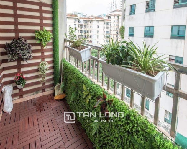 Very BIG but CHEAP 3 bedroom apartment for rent in 17T6 Hoang Dao Thuy Street, Thanh Xuan District 9