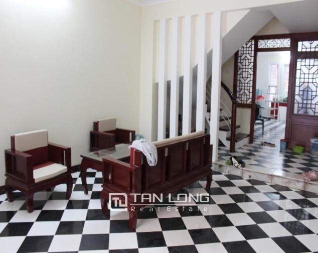 Villa for rent in Ton Duc Thang, Dong Da district, 4 storeys, full of modern furniture 1