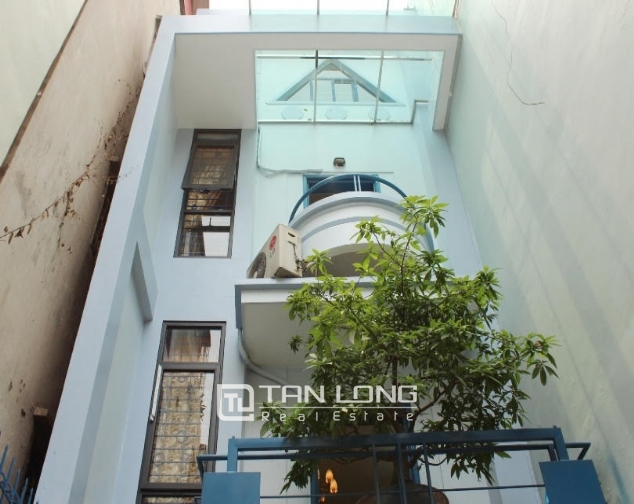 Villa for rent in Ton Duc Thang, Dong Da district, 4 storeys, full of modern furniture 6