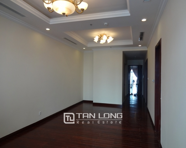 Vinhomes Royal City Hanoi: 2 bedroom apartment for sale, high floor situation 2