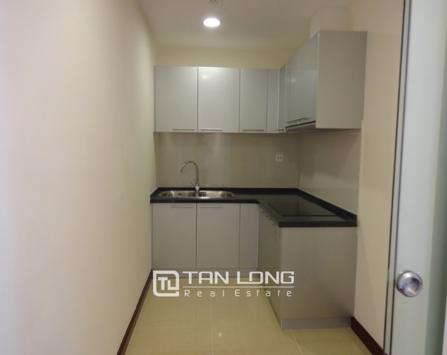 Vinhomes Royal City Hanoi: 2 bedroom apartment for sale, high floor situation 3