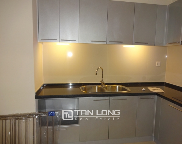 Vinhomes Royal City Hanoi: 2 bedroom apartment for sale, high floor situation 4