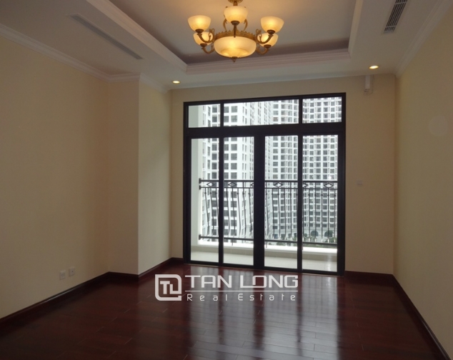 Vinhomes Royal City Hanoi: 2 bedroom apartment for sale, high floor situation 5