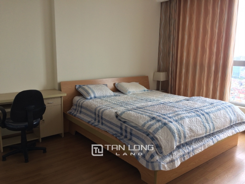 Warmish Apartment with 3 Bedrooms for rent in Vinhomes Nguyen Chi Thanh 5