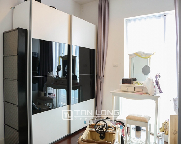 <WARNING> Shocked with the luxury apartment for lease in Golden Westlake, Tay Ho district! 3