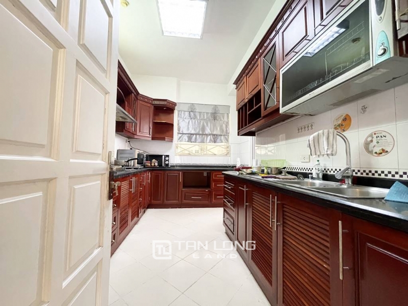 Well equipped 4 - bedroom apartment for rent in G3 Ciputra 8