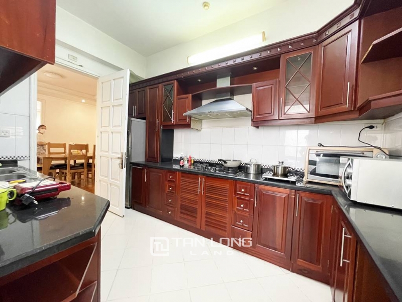 Well equipped 4 - bedroom apartment for rent in G3 Ciputra 9