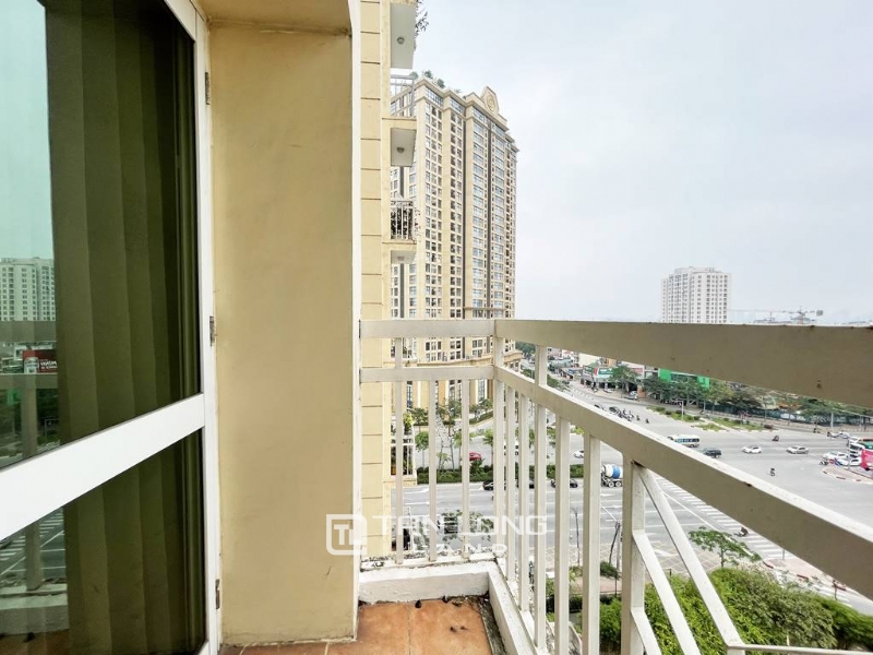 Well equipped 4 - bedroom apartment for rent in G3 Ciputra 22