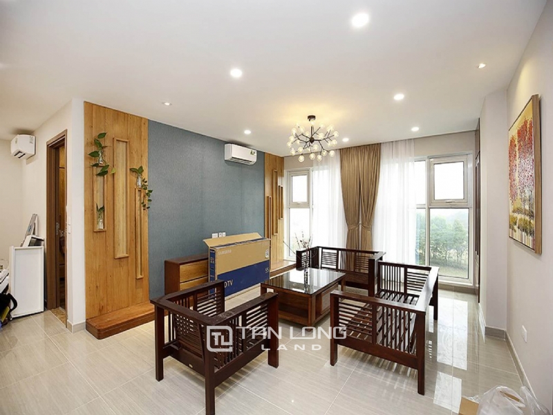 Well furnished apartment for rent ịn L4 Ciputra 2