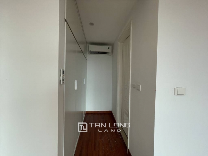Well renovated unfurnished apartment for rent in P1 Ciputra 9
