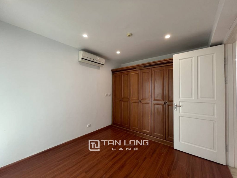 Well renovated unfurnished apartment for rent in P1 Ciputra 14
