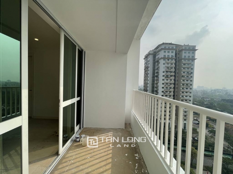 Well renovated unfurnished apartment for rent in P1 Ciputra 18