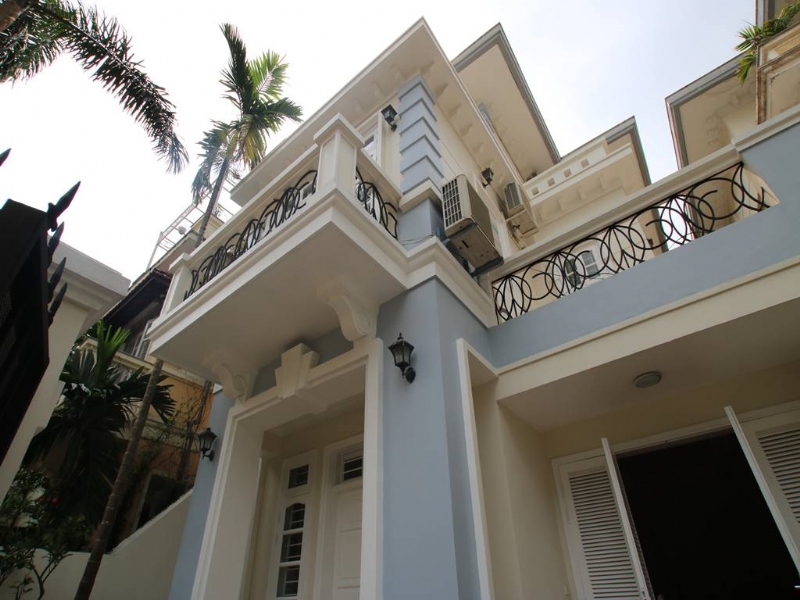 Well - renovated unfurnished house in Ciputra for rent 1