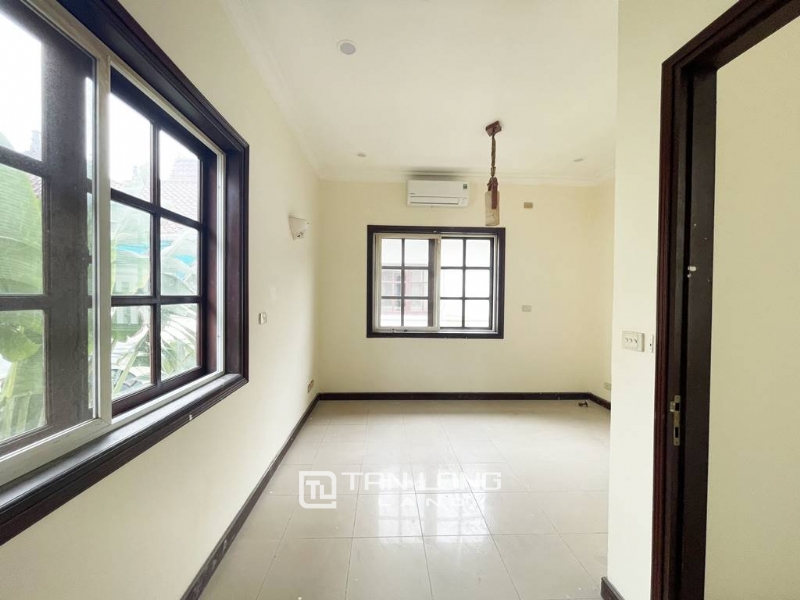 Well - renovated villa for rent in Ciputra D3 block 18