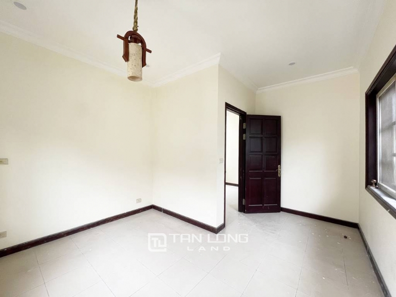 Well - renovated villa for rent in Ciputra D3 block 19