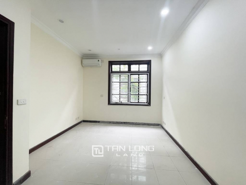 Well - renovated villa for rent in Ciputra D3 block 11