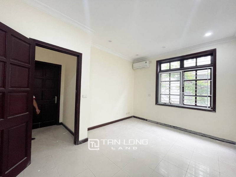 Well - renovated villa for rent in Ciputra D3 block 14