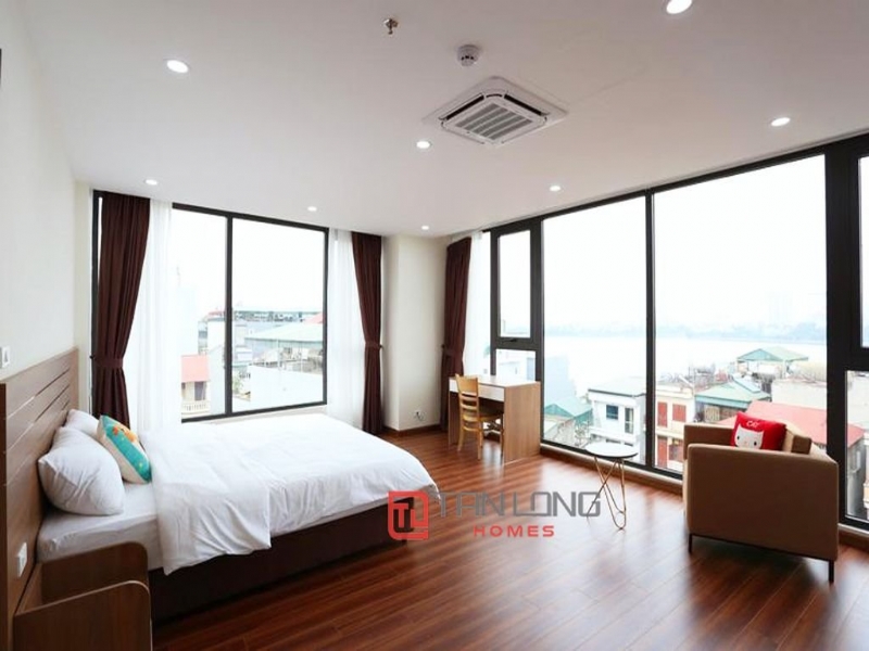 Westlake view 2 bedroom apartment in Nhat Chieu for rent. 1