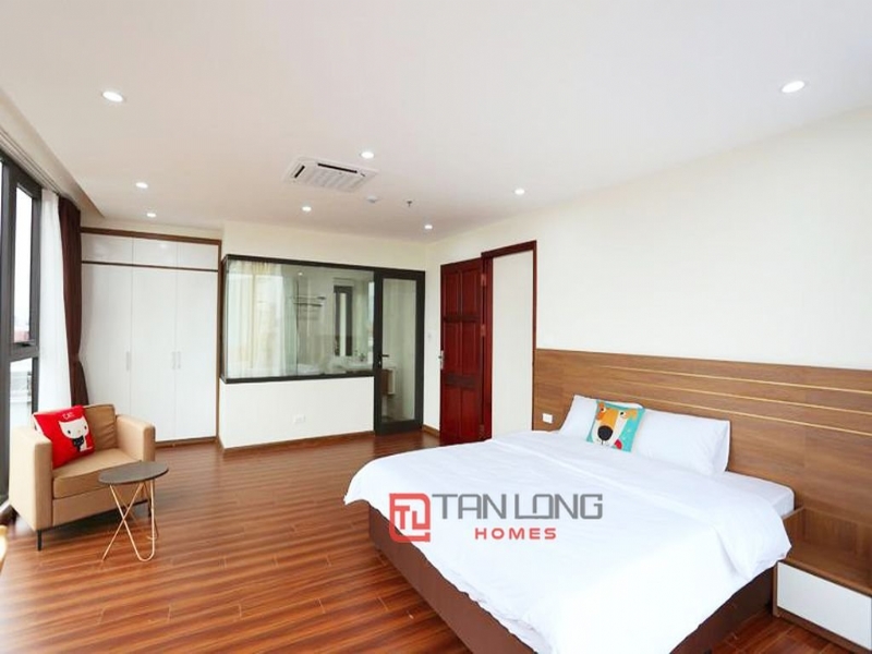 Westlake view 2 bedroom apartment in Nhat Chieu for rent. 1