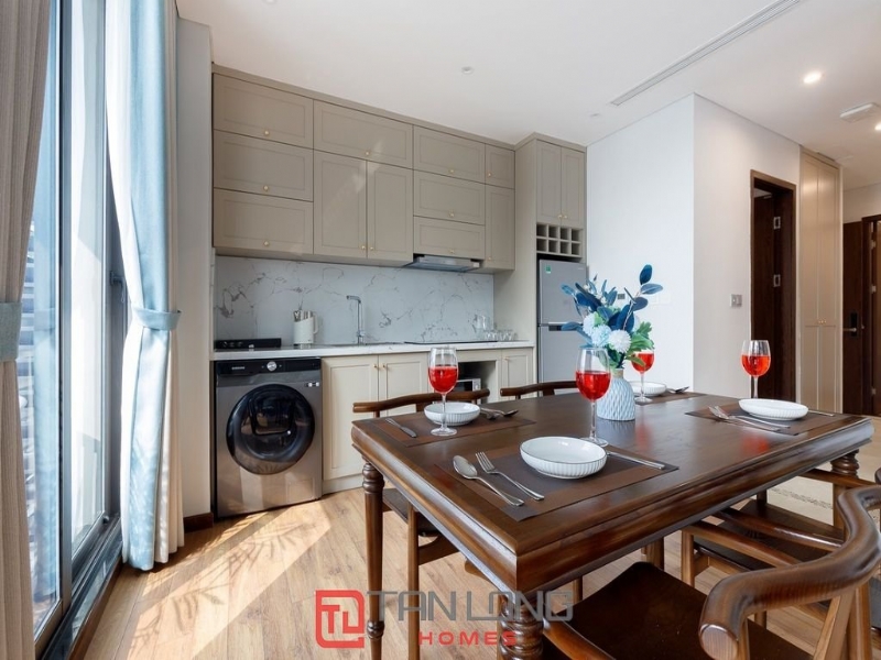 Westlake view 2 bedrooms apartment for lease in Tu Hoa street 11