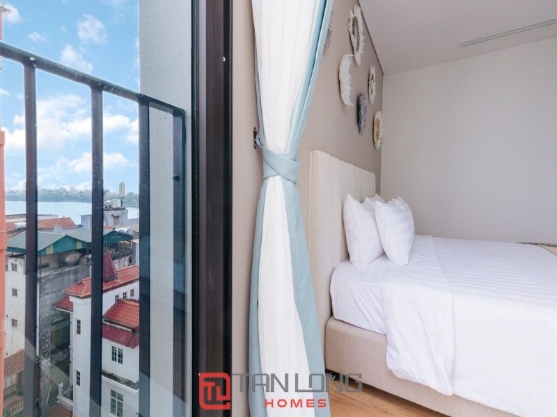 Westlake view 2 bedrooms apartment for lease in Tu Hoa street 5