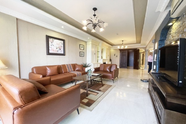 Wonderful 182SQM apartment with golf view in P2 Ciputra for rent