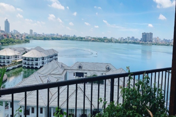 Wonderful Lakeview 3bedroom-serviced-apartment on Tu Hoa, Tay Ho for rent
