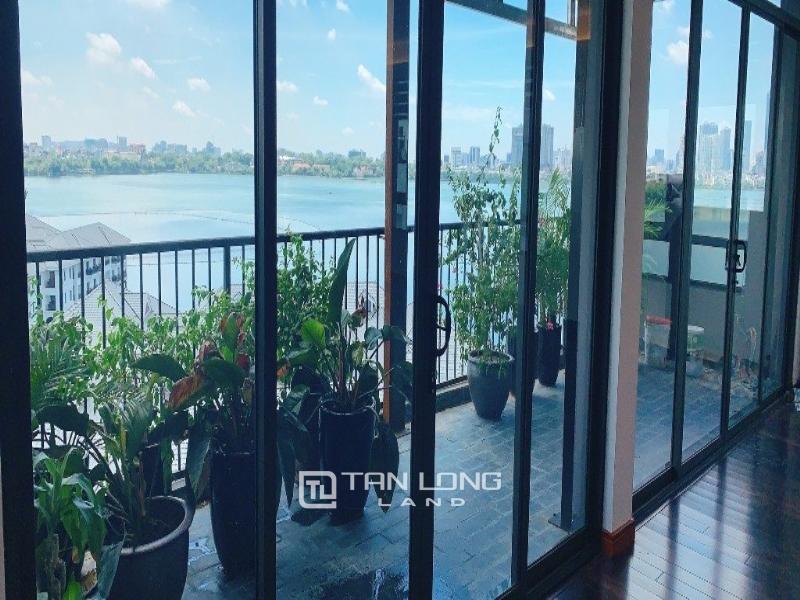 Wonderful Lakeview 3bedroom-serviced-apartment on Tu Hoa, Tay Ho for rent 1